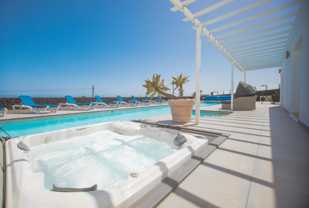 Casa Conil With A Private 25 Meter Heated Pool Villa Eksteriør billede